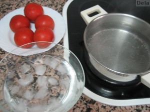 hielo tomate 300x225 Consejos paso a paso (XXVII) : Pelar tomates
